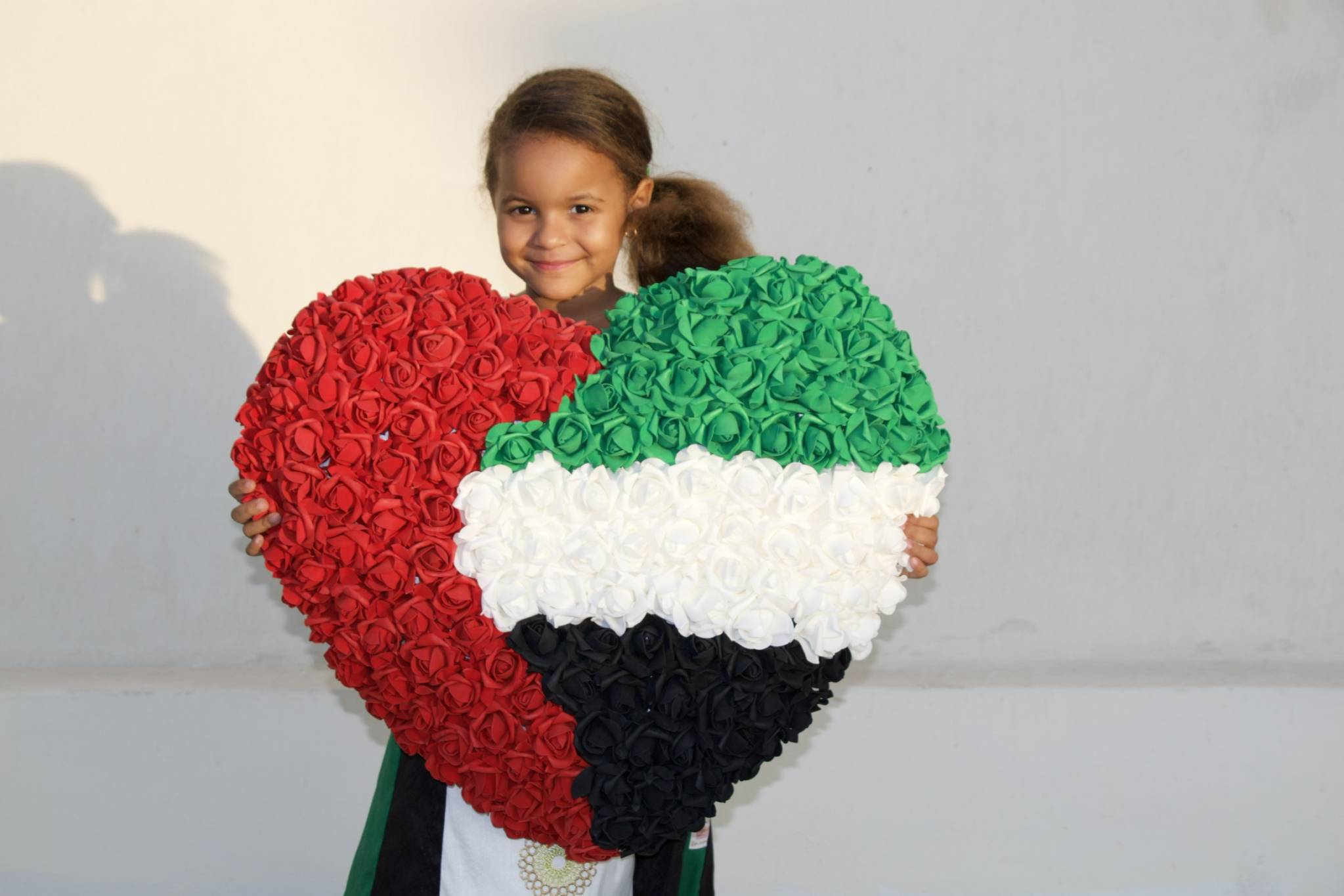 "أرض الحب" تحيّة حبّ من يونيفرسال ميوزيك للإمارات العربيّة المُتّحدة بصوت الطفلة عليا