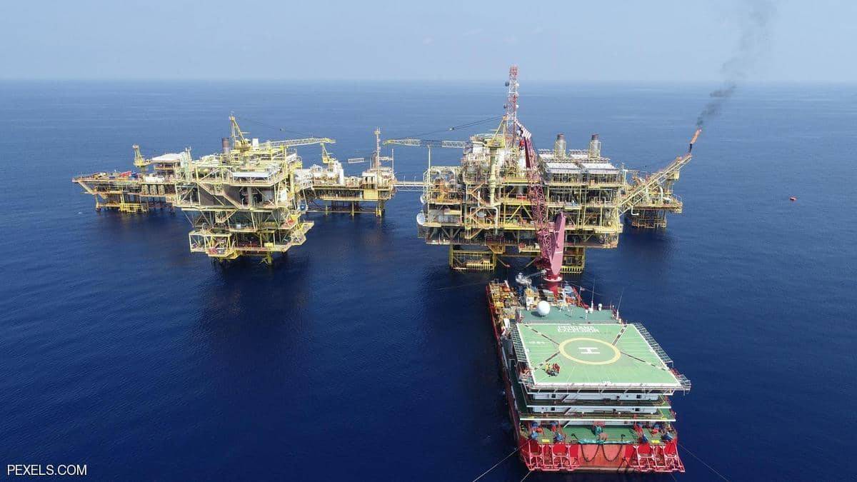 واشنطن بالتنسيق مع طوكيو: ضخ احتياطي النفط وصولا" إلى انخفاض في الأسعار