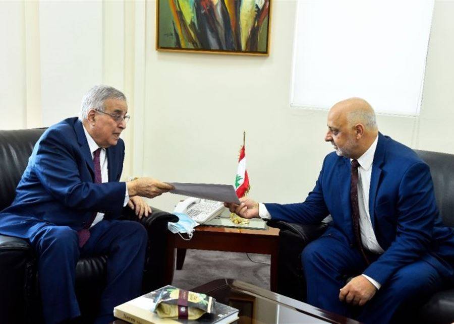 بو حبيب عرض مع سفير كولومبيا للعلاقات بين البلدين