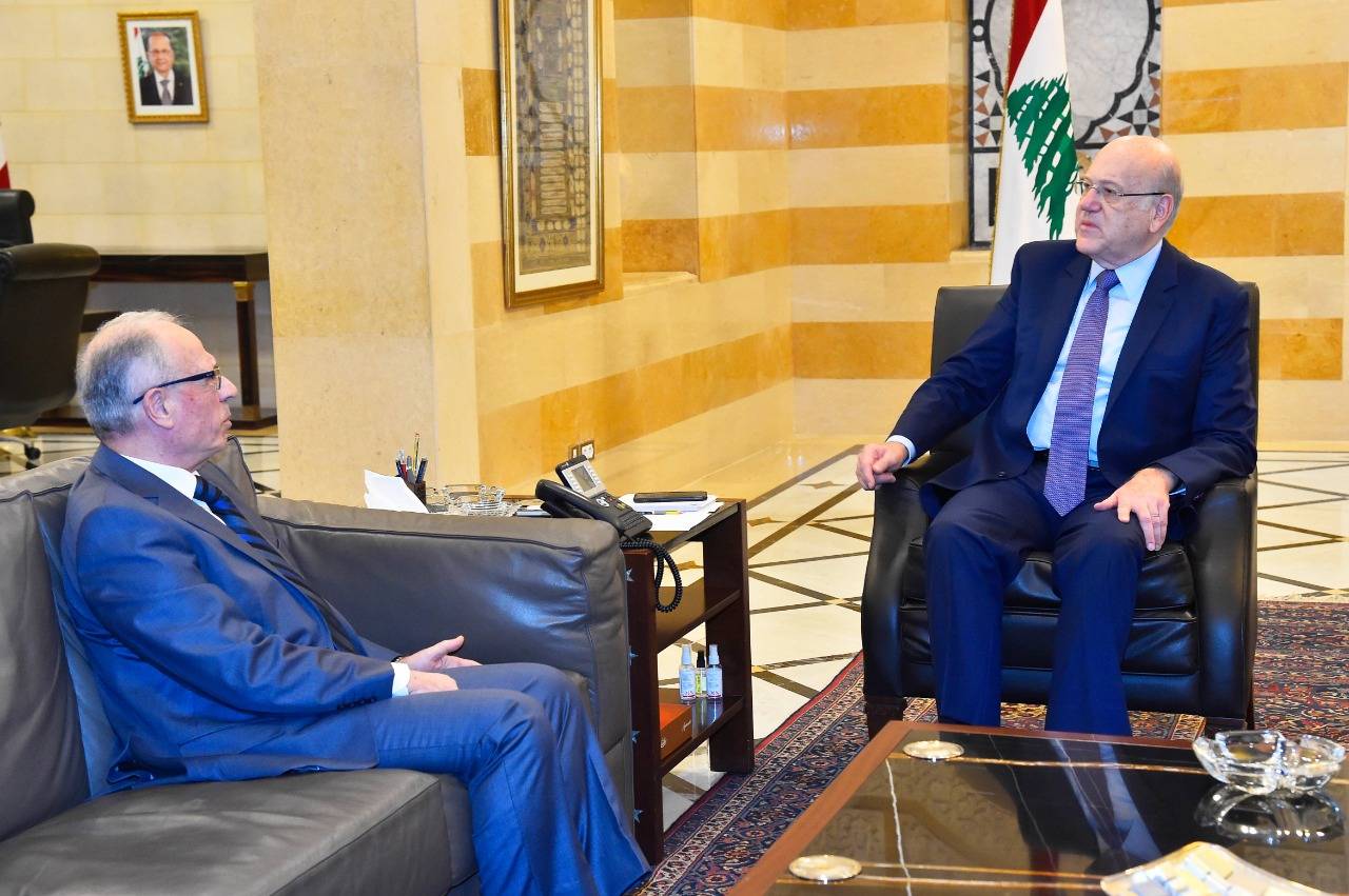 شؤون وزارة الدفاع  وتطورات الاوضاع في لبنان بين مقياتي وسليم