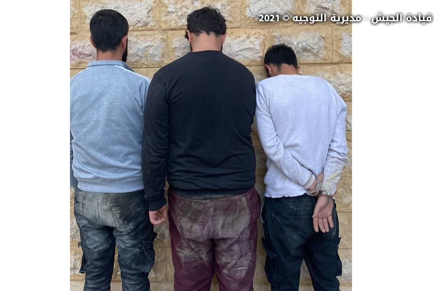 بالصور- توقيف أشخاص وضبط أسلحة ومخدرات خلال مداهمات نوعية للجيش في الهرمل