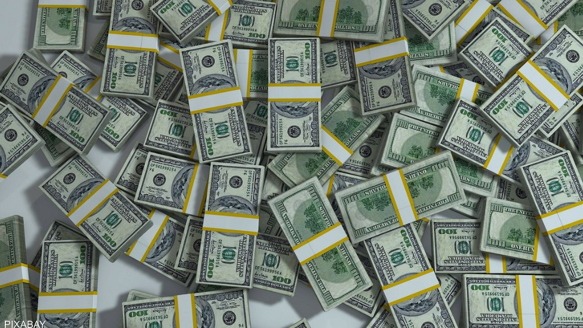 تصريحات "موديرنا" بشأن "أوميكرون" تهبط بالدولار والأسهم