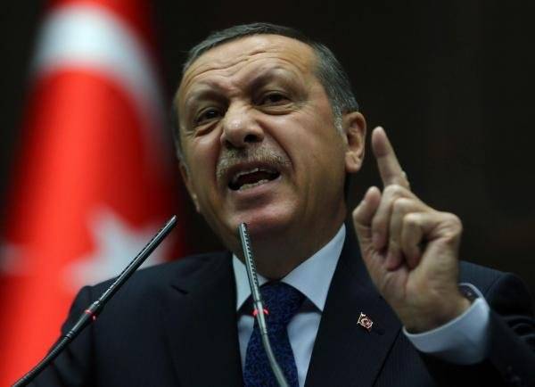 أردوغان يأمر بإجراء تحقيق في تراجع الليرة التركية