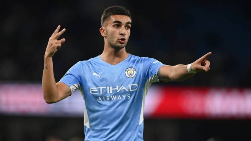 نجم مانشستر سيتي يطلب الرحيل إلى برشلونة