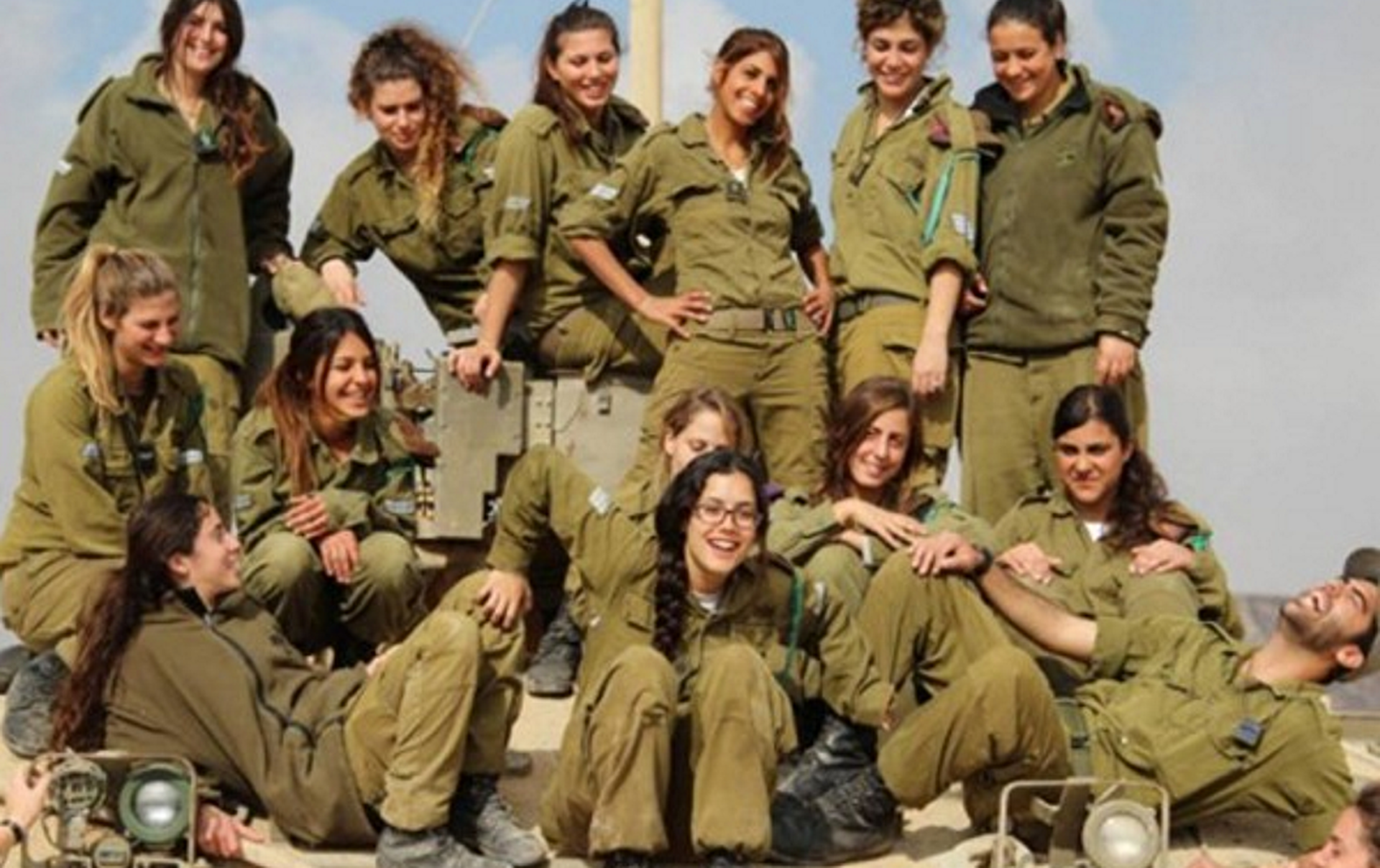 ضباط يغتصبون سيدات فلسطينيات وفضائح جنسية تهز جيش العدو الإسرائيلي
