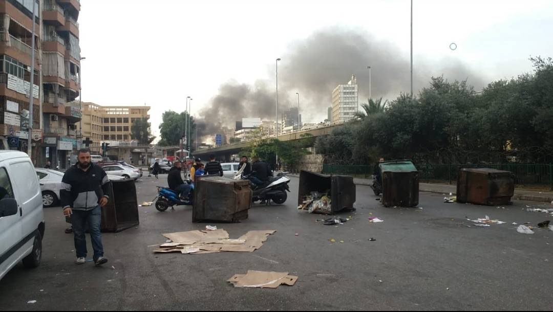 تظاهرات «خجولة» عصبها يساريّون والحراك ومجموعات بهاء الحريري
اوساط طرابلسية: السعودية تُحرّك الشارع عبر «القوات» وريفي... ونفي من الطرفين