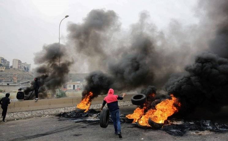 «الحراك الشعبي» شيطن نفسه «بالفوضى الخلاّقة» التي صنعها
مجموعات مُنقسمة وأهداف متباعدة وشكوك حول التمويل والارتباطات