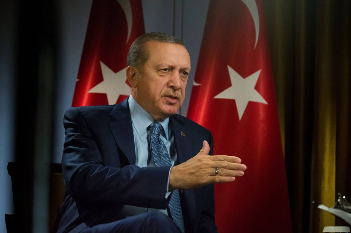 أردوغان يعين وزيراً جديداً للمالية وسط انهيار الليرة التركية