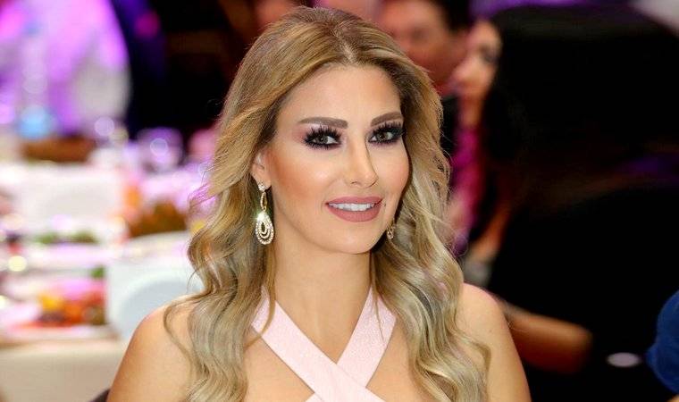 كريستينا صوايا تسقط على الارض.. وهذا ما جرى!