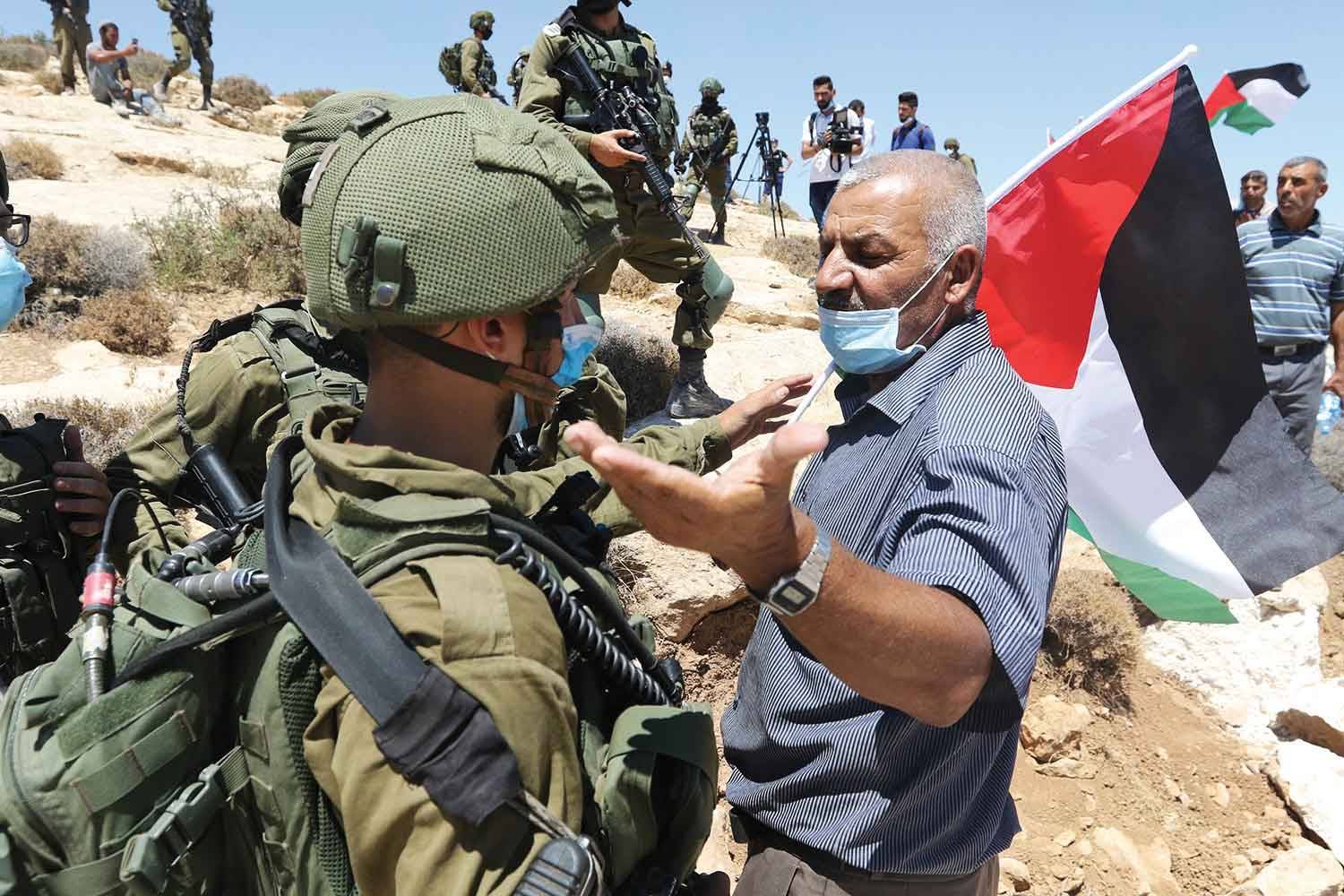 الأردن: الرئيس الاسرائيلي يستهتر بمشاعر المسلمين
مواجهات بين فلسطينيين وقوات الاحتلال في نابلس