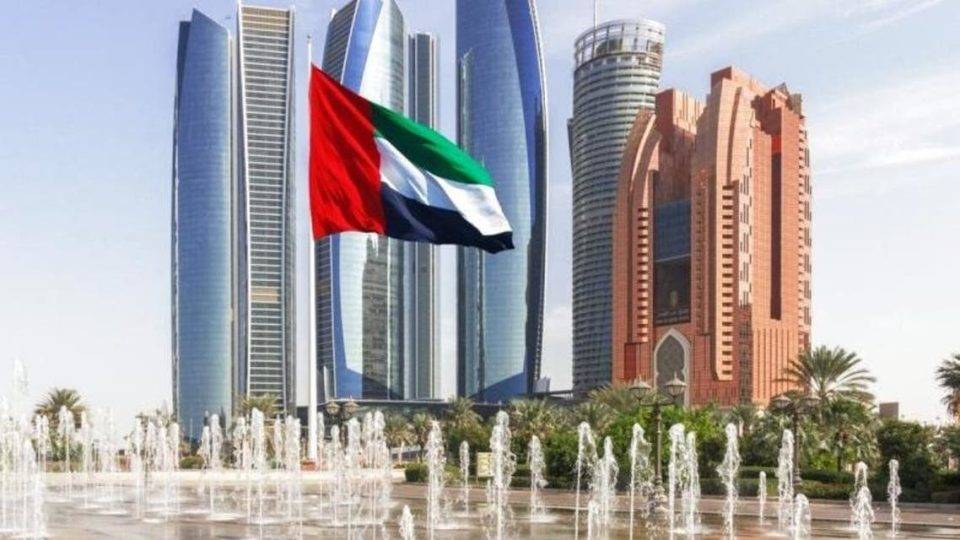 الإمارات تعتمد نظاما جديدا للعمل الأسبوعي