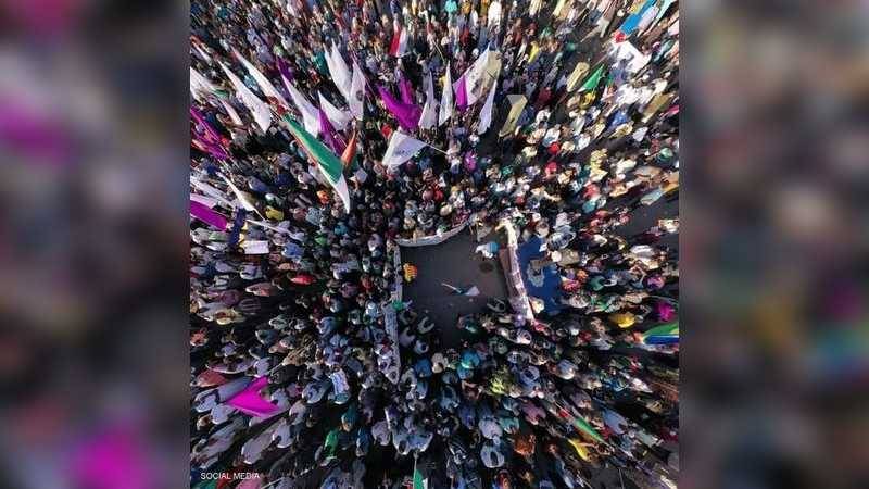الأمن يمنع المتظاهرين من الوصول إلى قصر الرئاسة بالخرطوم