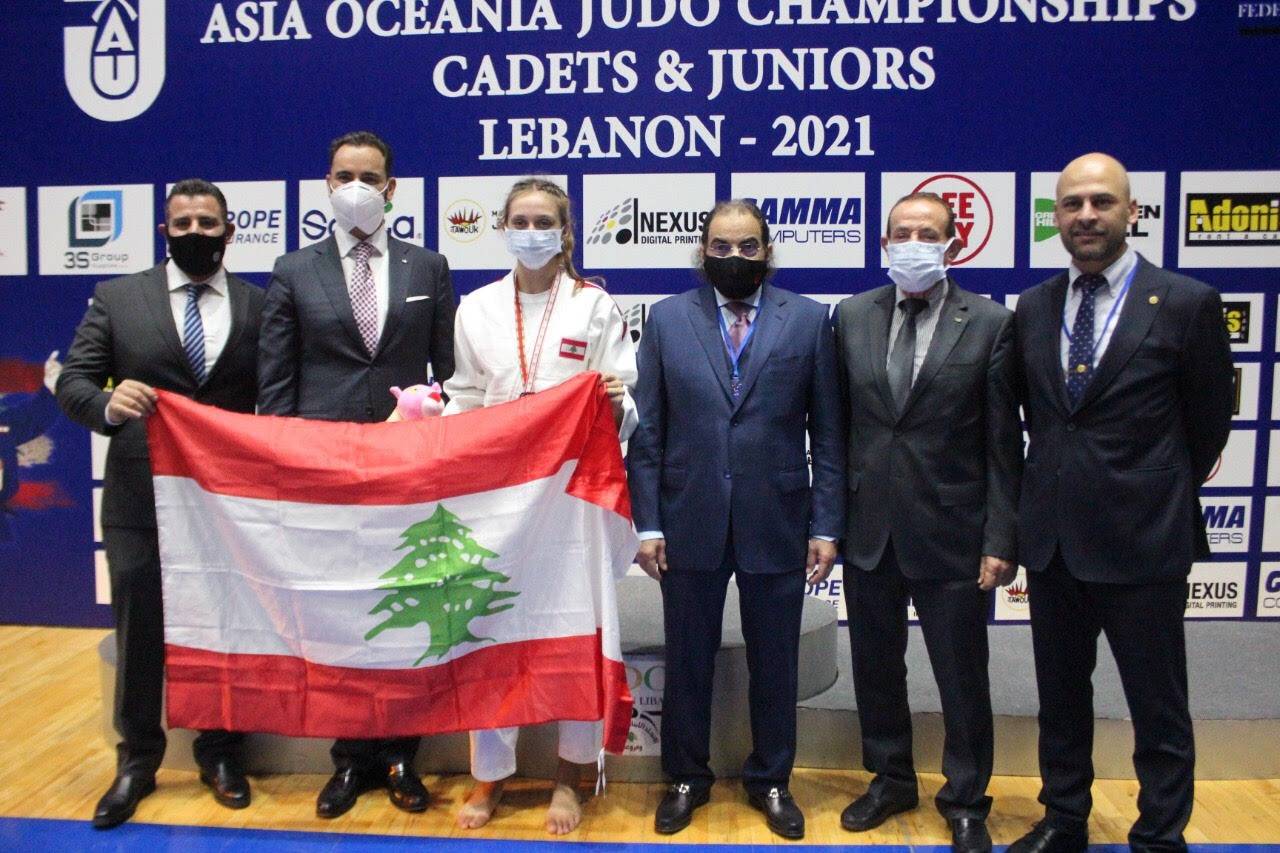 صدارة فئة تحت الـ 18 سنة لأوزباكستان وميدالية برونزية للبنانية أكويلينا الشايب
