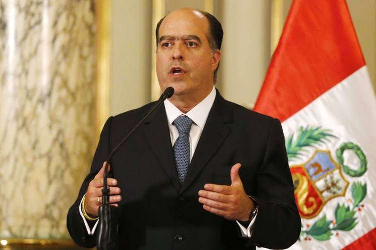 فنزويلا: انقسام في صفوف 