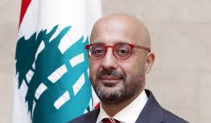 وزير البيئة أعلن استئناف المتعهدين رفع النفايات