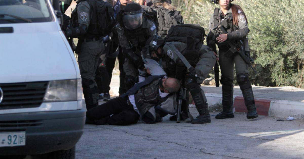 استشهاد فلسطيني واعتقالات في الخليل
هنية : أسرى الاحتلال لن يروا الشمس إلا إذا رآها أسرانا