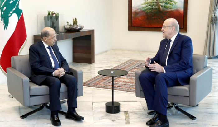 من شيراك - الحريري الى ماكرون - ميقاتي: التجربة تتجدّد لكن «هلقد حجما حتى اللحظة»!
حزب الله ينأى بنفسه عن التعليق... ولا خطوات واضحة نقلها ميقاتي لعون
لا جلسات حكومية... وما «حدا مستعجل على بديل قرداحي»!