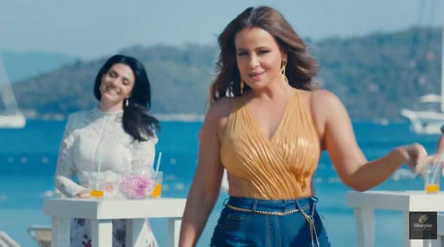 كارول سماحة تتفوق على نجمة عالمية!