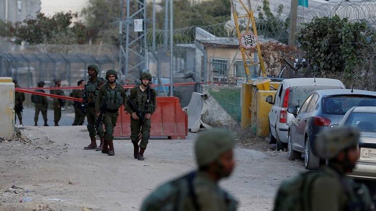 استشهاد شاب فلسطيني وإصابة أربعة آخرين برصاص الاحتلال شرق نابلس