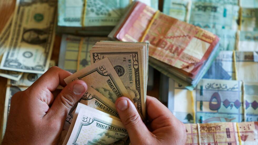 دولار السوق السوداء يواصل ارتفاعه ويطرق باب الـ 26 ألف