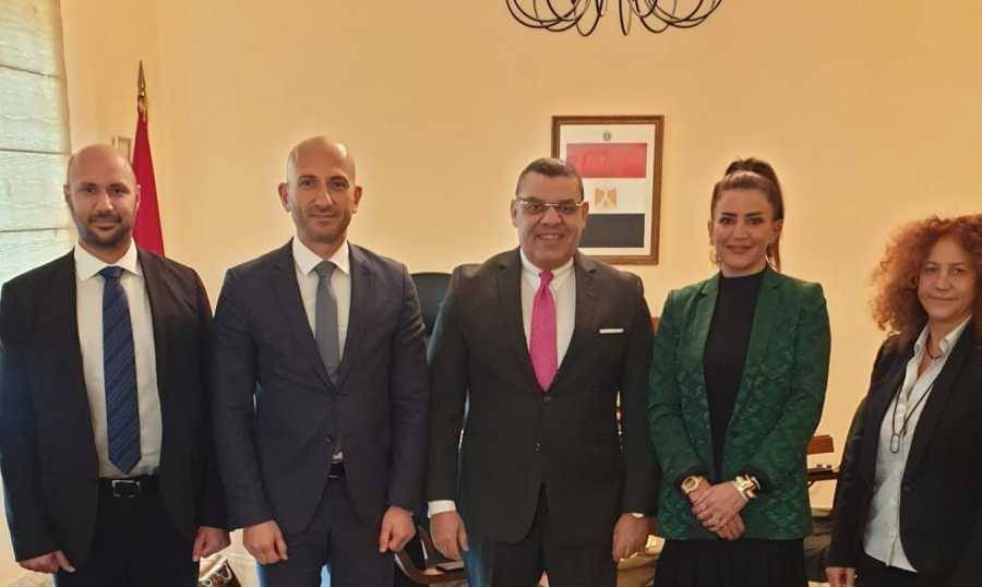 علوي: مرتاحون لتطور العلاقات التجارية مع لبنان
قصعة: توسّعنا في مصر مؤشّر لأهمية الفرانشايز