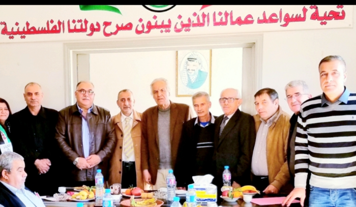 كاسترو عبدالله: منتقدو قرار وزير
العمل عنصريون وغير انسانيين
