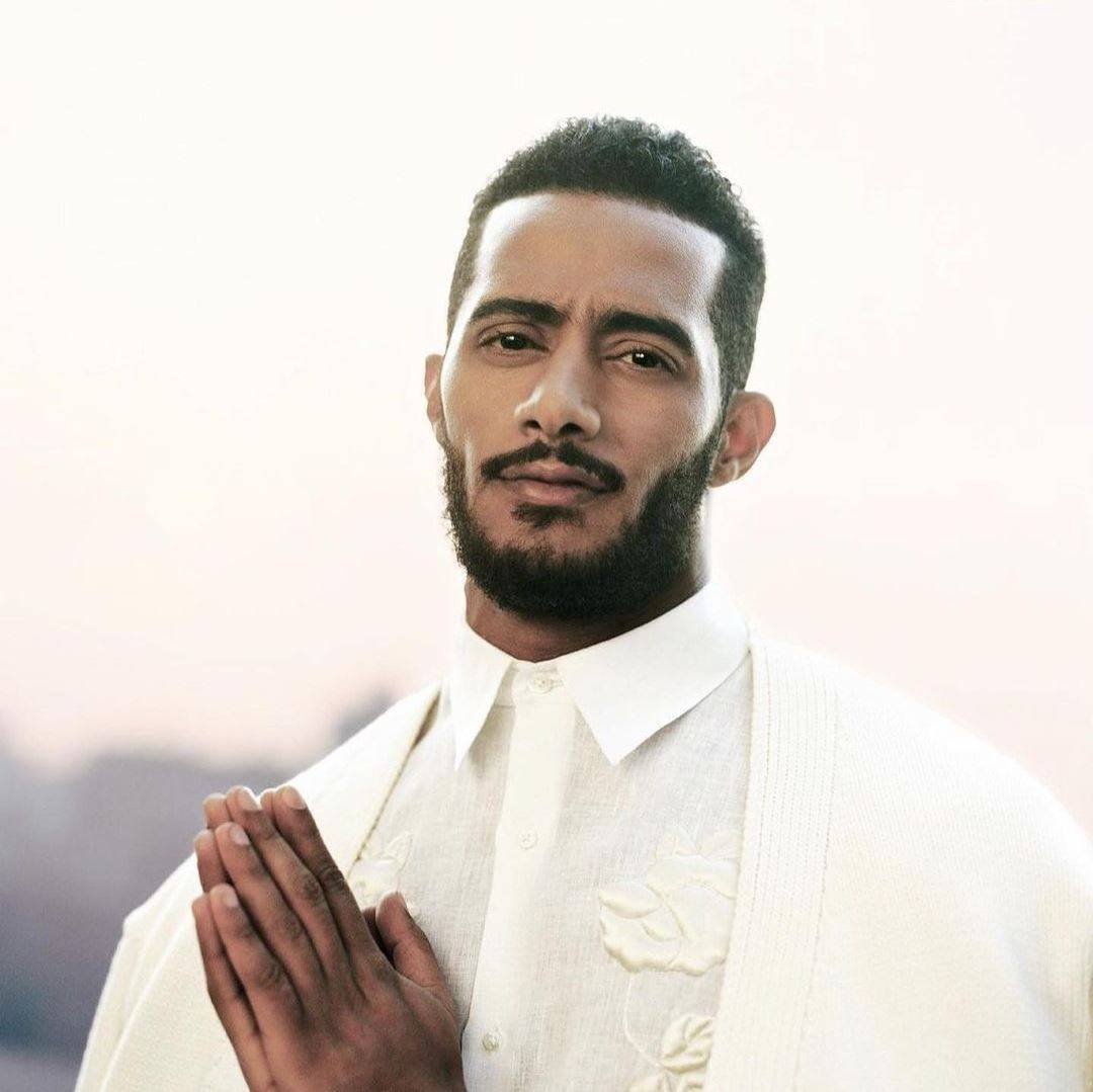 "سر صادم"... محمد رمضان المسلم شقيقه مسيحي!