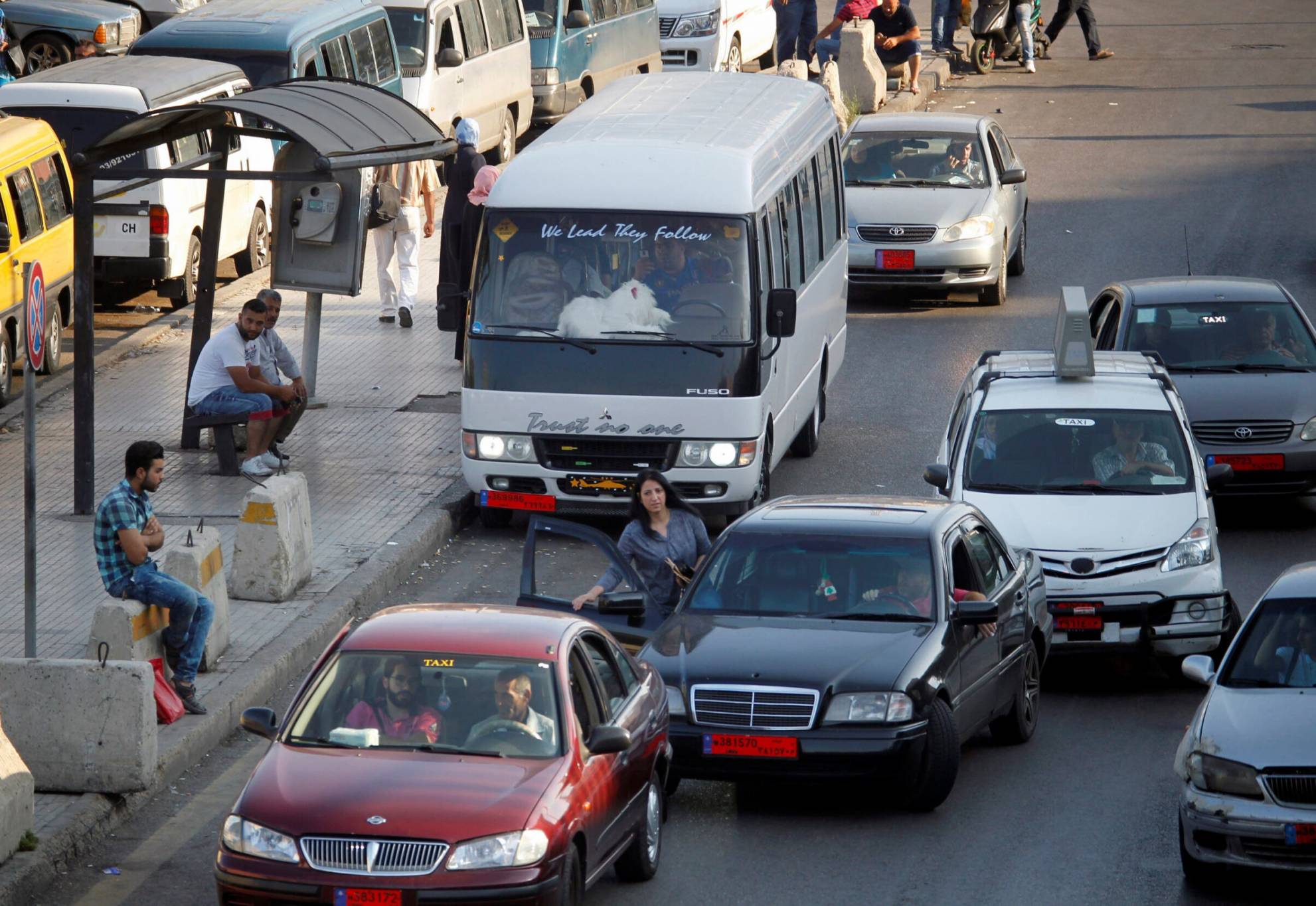 تكاليف التنقل تعزل اللبنانيين عن بعضهم البعض وتسرق أحلامهم
مُواطنون يروون الواقع المرير لـ «الديار»... الآثار مُدمّرة