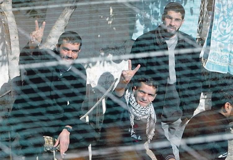 لأسرى الفلسطينيون يحضرون لخطوة تصعيدية