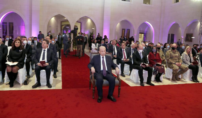 رئيس الجمهوريّة شارك في افتتاح تساعيّة الميلاد في "الأنطونيّة"
عبد الساتر دعا المسؤولين الى التوقف عن تهريب أموالهم وإعادة ما تمّ تهريبه
جلخ لعون: أملنا أن تتمكّنوا من فتح كوّة بجدار الأزمة تُقصي قلق الخيبات المتراكمة