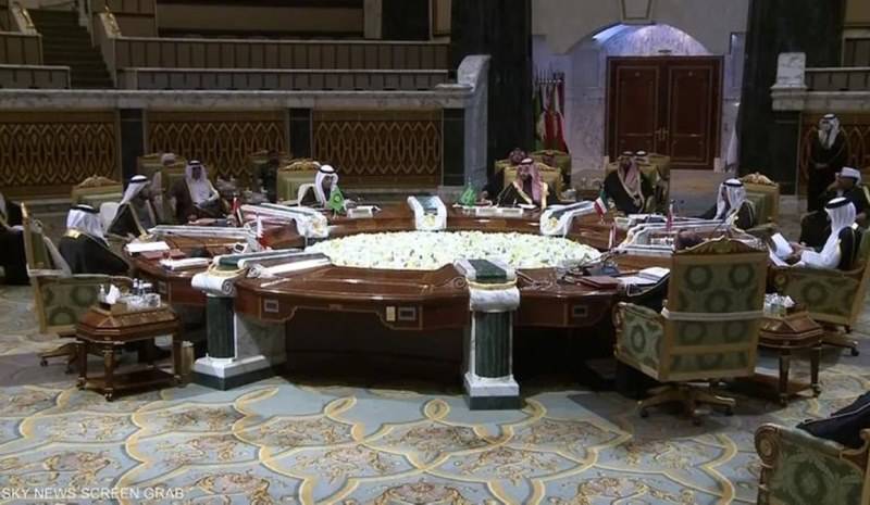 كيف علّقت إيران على البيان الختامي للقمة الخليجية الـ42؟