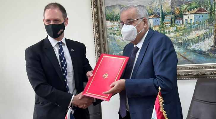 السفير البريطاني: سنعمل على تعميق العلاقات
الإقتصاديّة والأمنيّة بين المملكة المتّحدة ولبنان