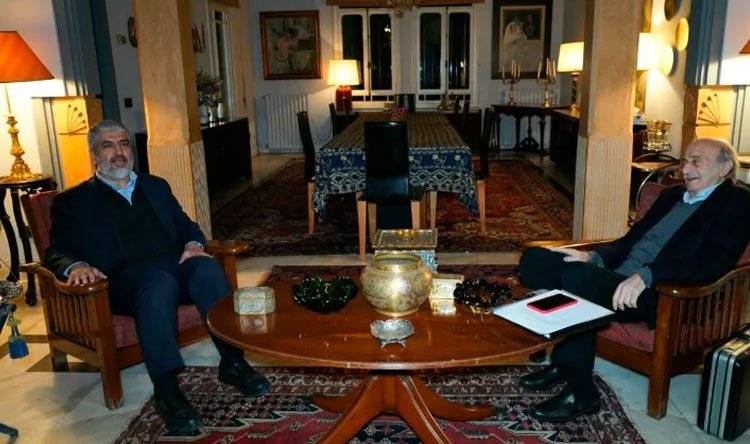 جنبلاط التقى مشعل: لا خوف على فلسطين التي سنتنصر