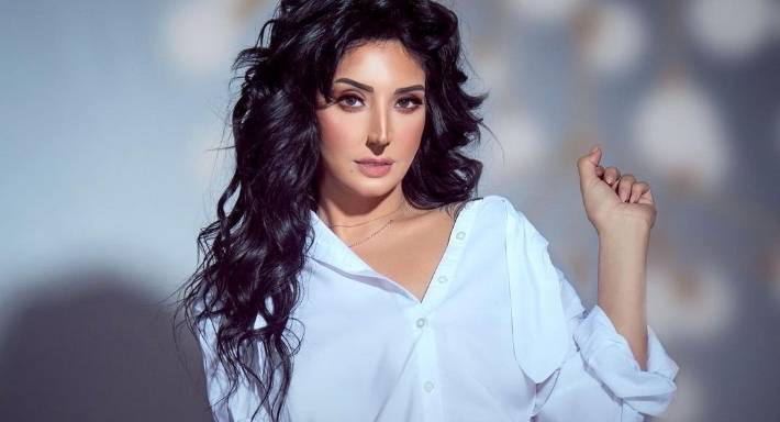 كيف علقت دينا حسين بعد الإساءة لفنانات مصر؟