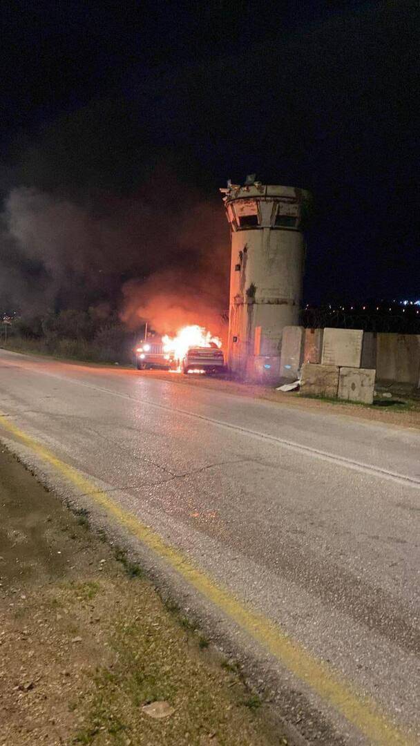 قوات الإحتلال تطلق النار باتجاه سيارة فلسطينية