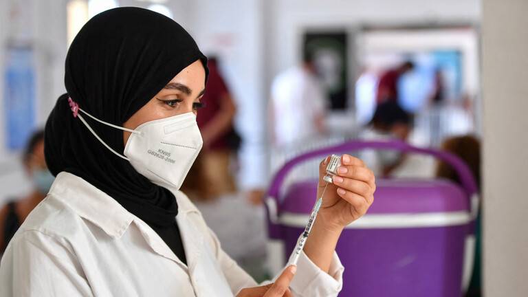 متحور "أوميكرون" مؤشرا على بداية نهاية الفيروس؟