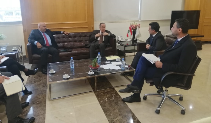 وزير الاشغال عرض مع جاه مشاريع للنقل العام