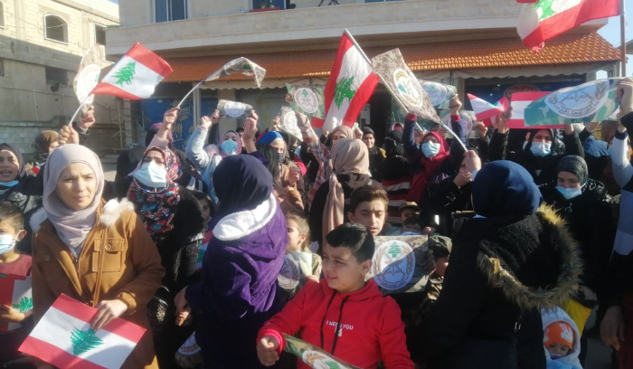 وقفة لأهالي العسكريين في حوش سنيد
احتجاجاً على تدنّي قيمة الرواتب