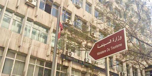 وزارة السياحة سطرت 62 ضبطا في حق مؤسسات مخالفة في أسبوع وأقفلت عددا منها بالشمع الأحمر