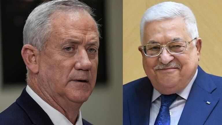 الرئيس الفلسطيني يلتقي وزير الدفاع الإسرائيلي في منزله بإسرائيل