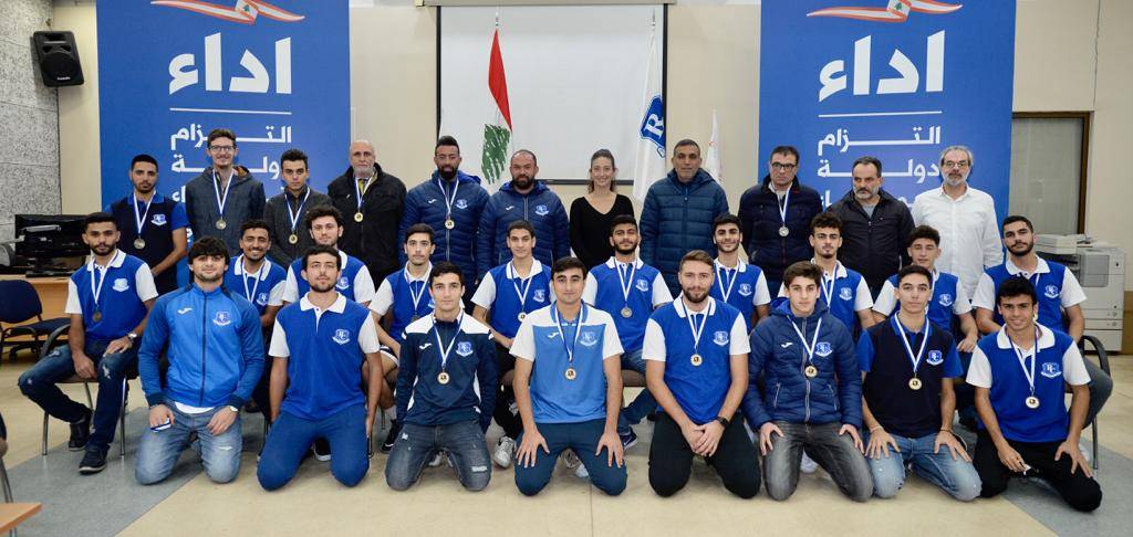 نادي الراسينغ يكرّم فريق الشباب