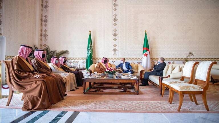 وزير الداخلية الجزائري يستقبل نظيره السعودي