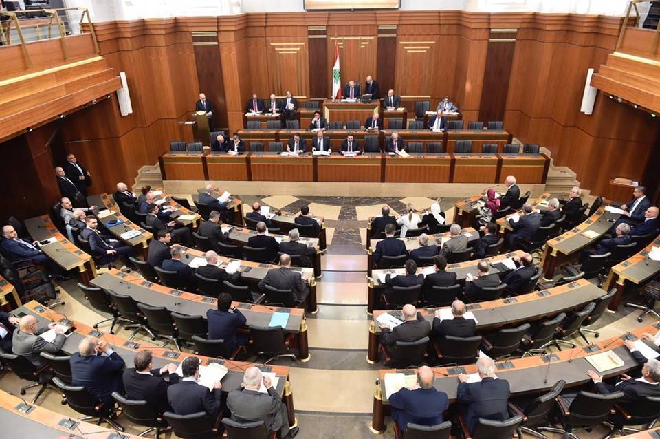 طلب جلسة مساءلة الحكومة يستدعي توقيع مرسوم فتح الدورة الإستثنائية للمجلس النيابي