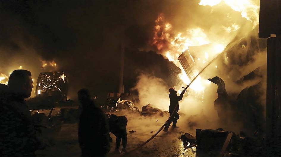 انفجار في دمشق وسقوط ضحايا
بمرفأ اللاذقية جراء عدوان إسرائيلي