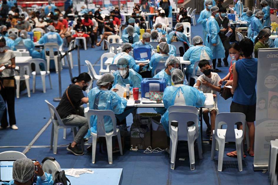 أوميكرون يواصل انتشاره: إجراءات جديدة في أميركا وألمانيا…
وفرنسا تعود للعمل عن بعد بسبب كورونا