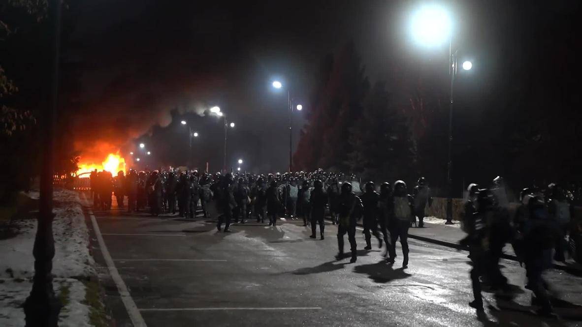 محتجّون في كازاخستان يسيطرون على مطار ألما آتا