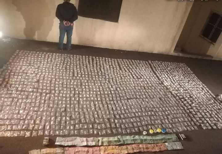 دهم مستودع في صحراء الشويفات وتوقيف صاحبه.. وهذا ما ضبط داخله!