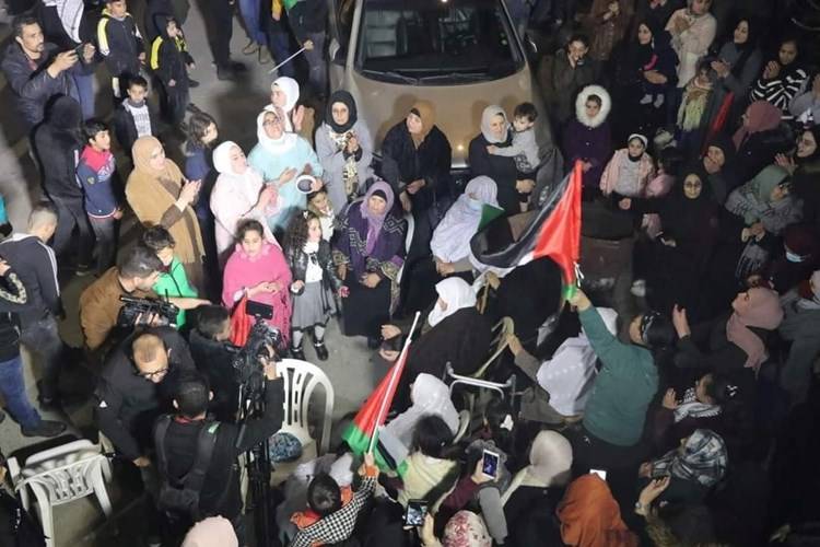 احتفالات تعمّ فلسطين بعد انتصار الأسير أبو هواش