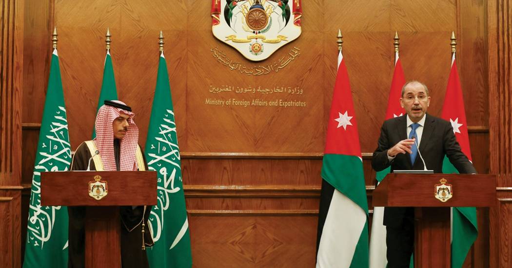 مفاوضات فيينا: إيران تعرب عن تفاؤلها وتشترط الالتزام بالاتفاق النووي
وزير خارجية السعودية: أيدينا ممدودة لإيران إذا تجاوبت مع هموم أمن المنطقة