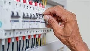رئيس بلدية البترون استنكر عدم
التزام أصحاب المولدات تسعيرة الطاقة